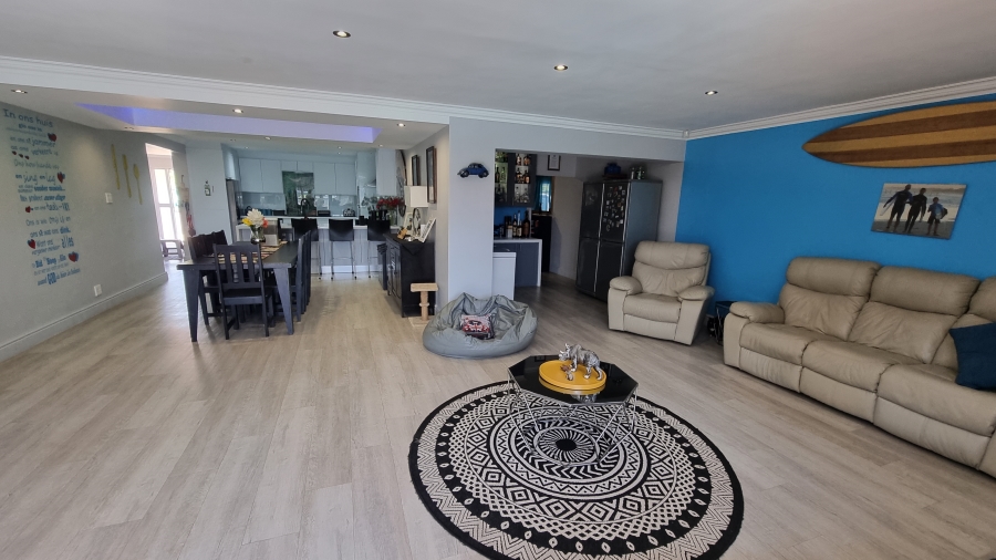 5 Bedroom Property for Sale in Die Bos Western Cape